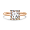 1.20 Karat Halo Solitärring mit laborgezüchtetem Prinzessdiamant aus Rotgold mit runden Labordiamanten