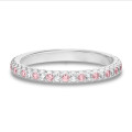 0.55 Karat Memoire Ring (rundherum besetzt) aus Platin mit runden rosa und weißen Diamanten