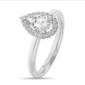 5.00 Karat Halo Solitärring aus Weißgold mit Tropfen-Diamant und runden Diamanten