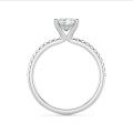 1.20 Karat Solitärring mit Prinzessdiamant und hidden halo aus Weißgold