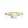 3.00 Karat Solitärring mit laborgezüchtetem Prinzessdiamant und hidden halo aus Gelbgold