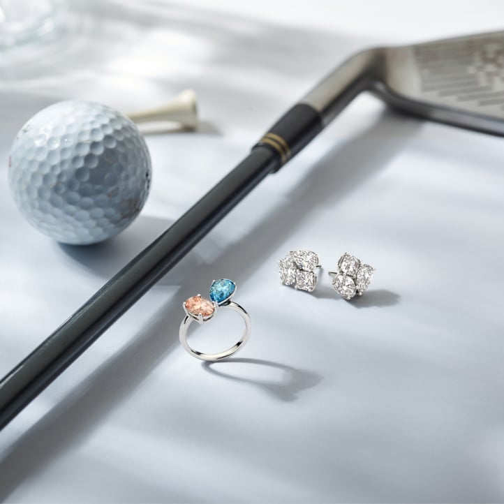 6.00 Karat im Labor gezüchtete Diamant Trilogie Ohrringe aus Gelbgold