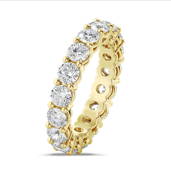 Full set ring with 3.40 carat lab grown diamonds in yellow gold