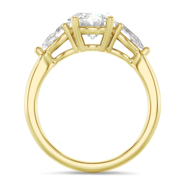 Search all PLP - Trilogy ring with a 3.00 carat oval diamond with side pear diamonds of 0.35 carat each in yellow gold