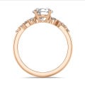 1.20 carat solitaire cluster ring in red gold with a round diamond