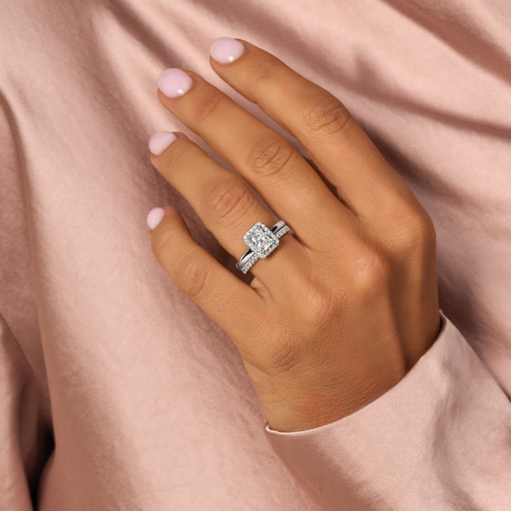 0.26 carat half-set eternity ring in white gold - matches with all rings from the Fancy Shapes collection