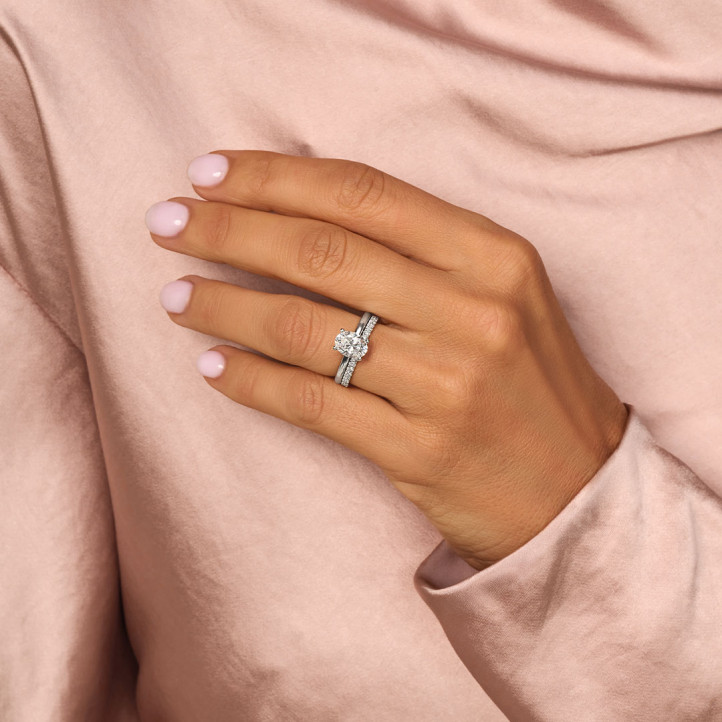 0.26 carat half-set eternity ring in yellow gold - matches with all rings from the Fancy Shapes collection