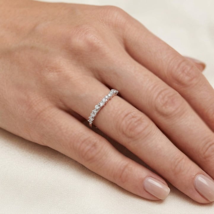 0.12 carat cluster alliance ring in white gold with round lab grown diamonds