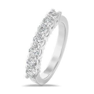 Alianza de media banda con 0.70 Qt diamantes en oro blanco
