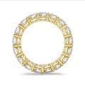 Alianza de banda completa con 3.40 Qt diamantes en oro amarillo