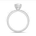 3.00 quilates anillo solitario diamante cojín en oro blanco con diamantes en los lados