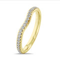 0.45 quilates alianza curva (banda completa) en oro amarillo con diamantes cultivados en laboratorio