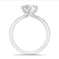 1.00 quilates anillo solitario diamante en laboratoria en platino con diamantes en los lados en laboratoria