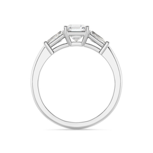 Anillos - 1.00 quilates anillo trilogía en platino con un diamante de corte asscher cultivado en laboratorio y baguettes cónicos cultivados en laboratorio