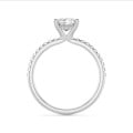 1.50 quilates anillo solitario diamante princesa en oro blanco y halo oculto