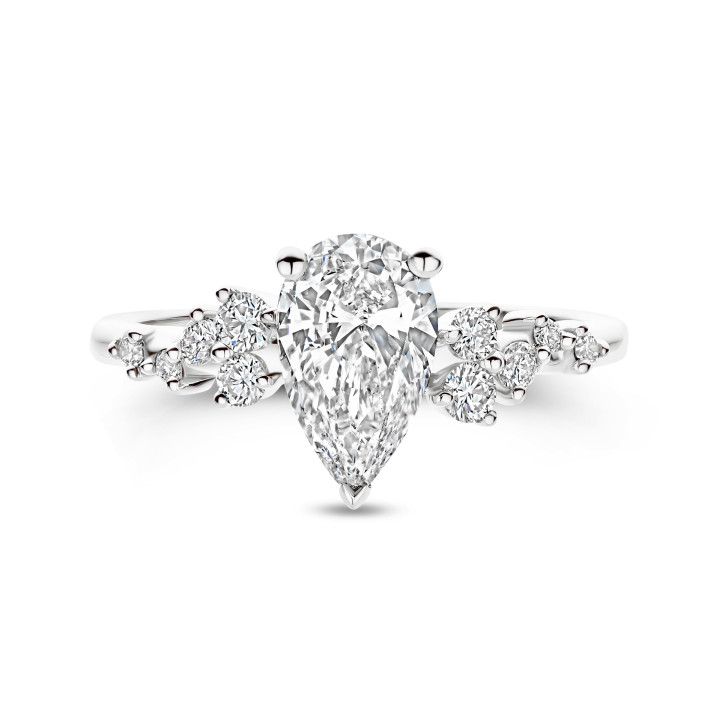 Anillo solitario tipo cluster 1.00 ct en oro blanco con diamante corte pera