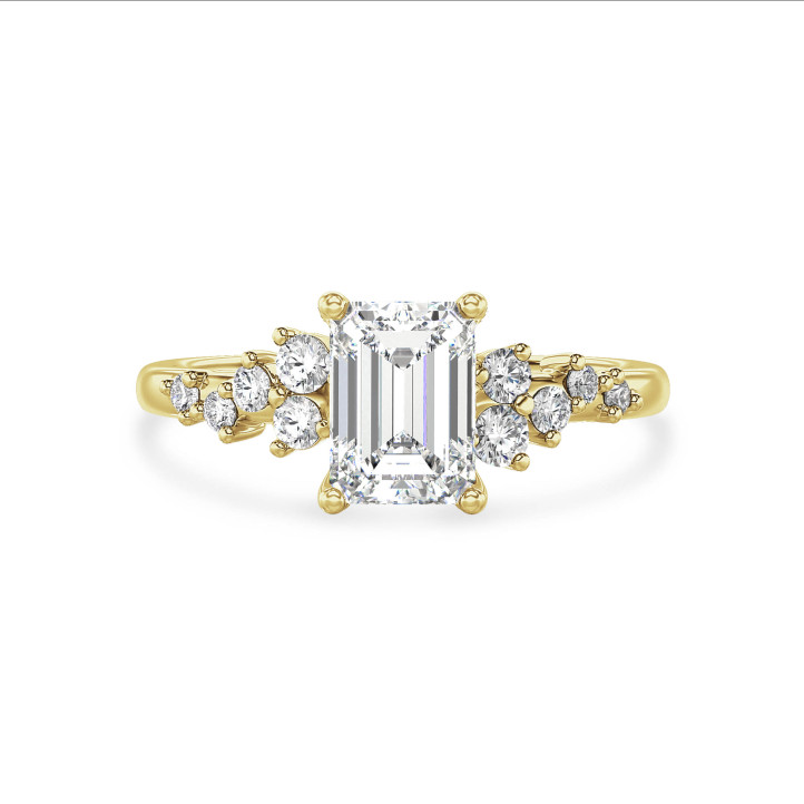 Anillo solitario tipo cluster 2.00 ct en oro rojo con diamante corte esmeralda