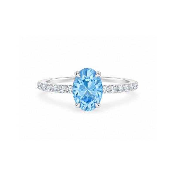 Anillo solitario con diamante de talla ovalada hecho a medida