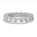 Bague alliance avec diamants synthétiques de 3.40 carat en or blanc