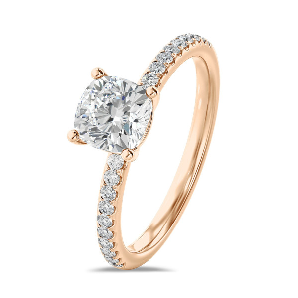 1.00 carats bague solitaire avec un diamant synthétique coussin en or rouge avec diamants synthétiques sur les côtés