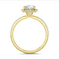 2.00 carats bague solitaire de type auréole avec un diamant synthétique coussin en or jaune avec diamants synthétiques ronds