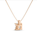 1.00 carat Pendentif solitaire avec diamant de forme coussin en or rouge