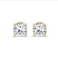 2.00 carats Boucles d'oreilles en or jaune avec diamant coussin solitaire