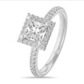 2.00 carats bague solitaire de type auréole avec un diamant princesse en or blanc avec diamants ronds