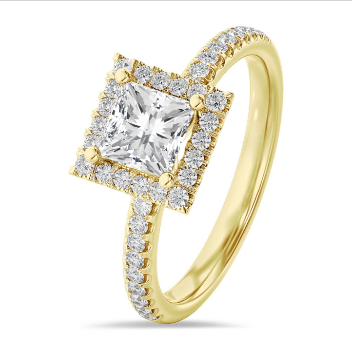1.00 carats bague solitaire de type auréole avec un diamant princesse en or jaune avec diamants ronds