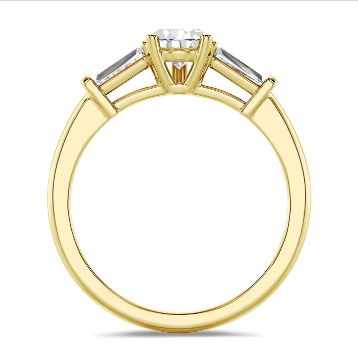 1.00 carat Bague trilogie en or jaune avec un diamant de laboratoire poire et deux diamants de laboratoire baguettes de forme conique