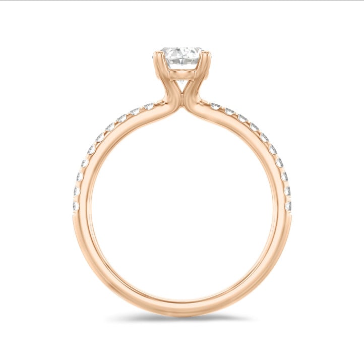 2.50 carats bague solitaire avec un diamant de laboratoire ovale en or rouge avec diamants de laboratoire sur les côtés