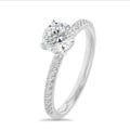 1.50 carat bague solitaire en or blanc avec diamants sur les côtés