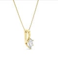 2.50 carat Pendentif solitaire en or jaune avec diamant rond