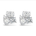 6.00 carats Boucles d'oreilles trilogie en or blanc