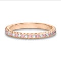 0.55 carat alliance (tour complet) en or rouge avec diamants roses et blancs