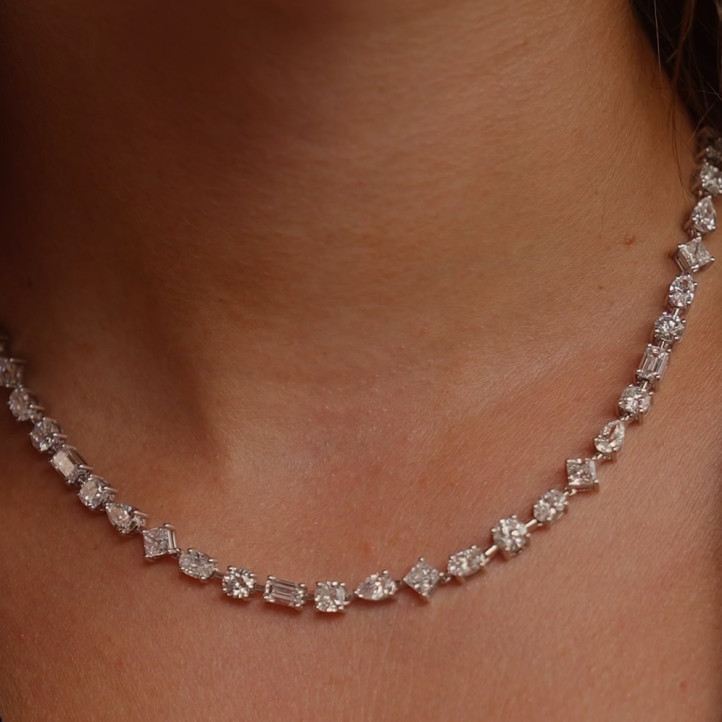 24.70 carat collier de diamants synthétiques en or blanc avec pendentif détachable