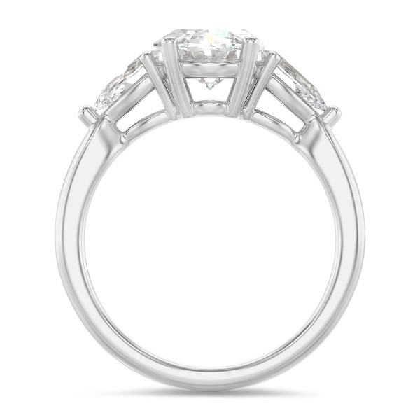 Bagues - Bague trilogie en or blanc avec un diamant ovale de 3.00 carats et deux diamants en forme de poire de 0.35 carat chacun.