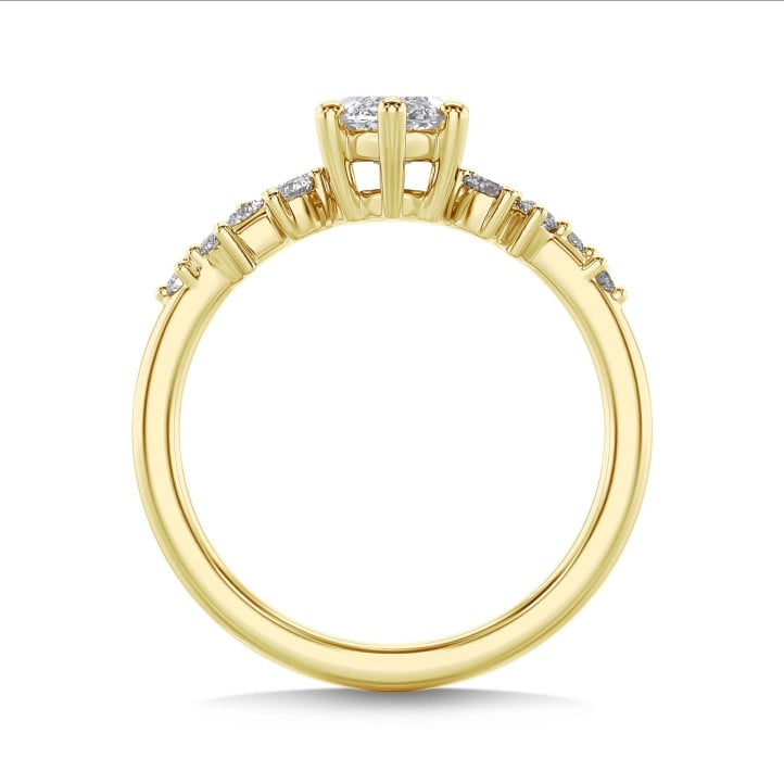1.00 carat bague solitaire en grappe avec un diamant marquise en or jaune