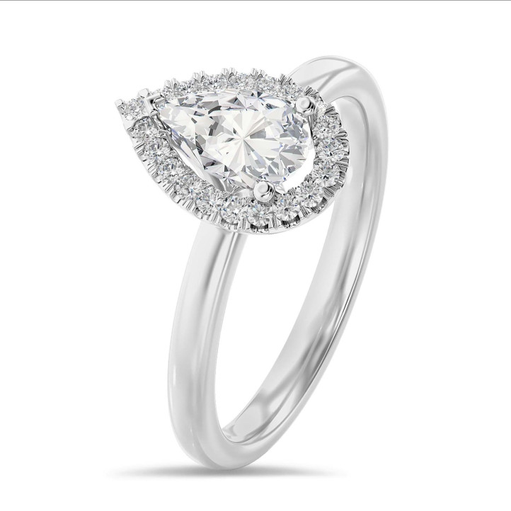 5.00 carats bague solitaire de type auréole avec un diamant poire en or blanc avec diamants ronds
