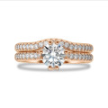 5.00 carat bague solitaire en or rouge avec diamants sur les côtés