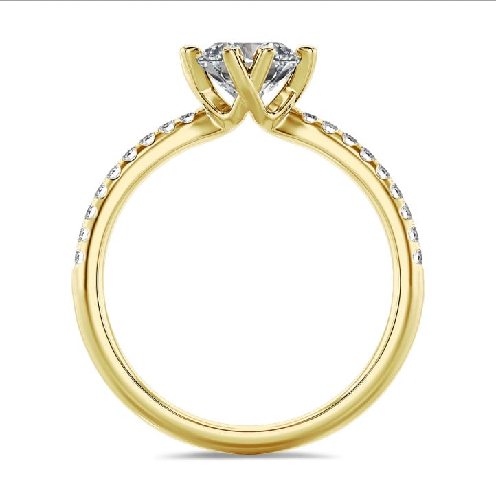 5.00 carat bague solitaire en or jaune avec diamants synthétiques sur les côtés
