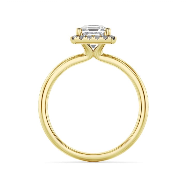 1.50 carats bague solitaire de type auréole avec un diamant taille asscher en or jaune et diamants ronds