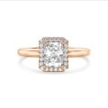 5.00 carat bague solitaire de type auréole avec un diamant de taille radiant en or rouge et diamants ronds