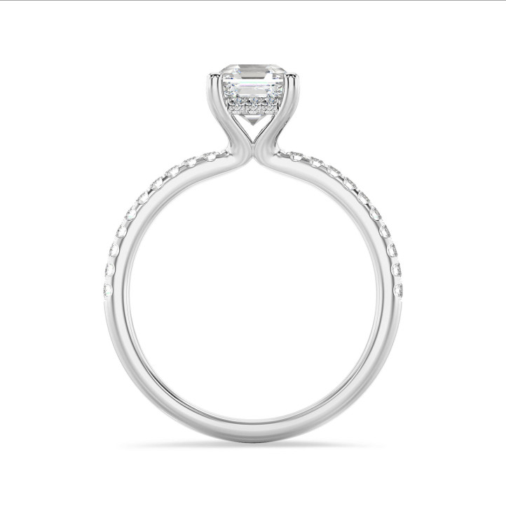 2.00 carats bague solitaire avec un diamant taille asscher et un halo caché en or blanc