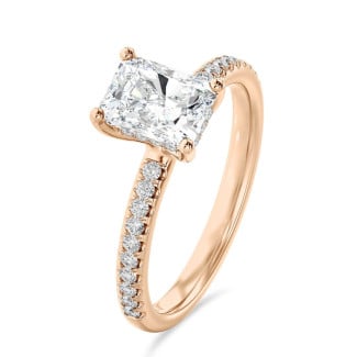 5.00 carat bague solitaire avec un diamant de taille radiant synthétique et un halo caché en or rouge