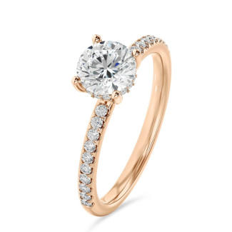 2.00 carat bague solitaire en or rouge avec un halo caché