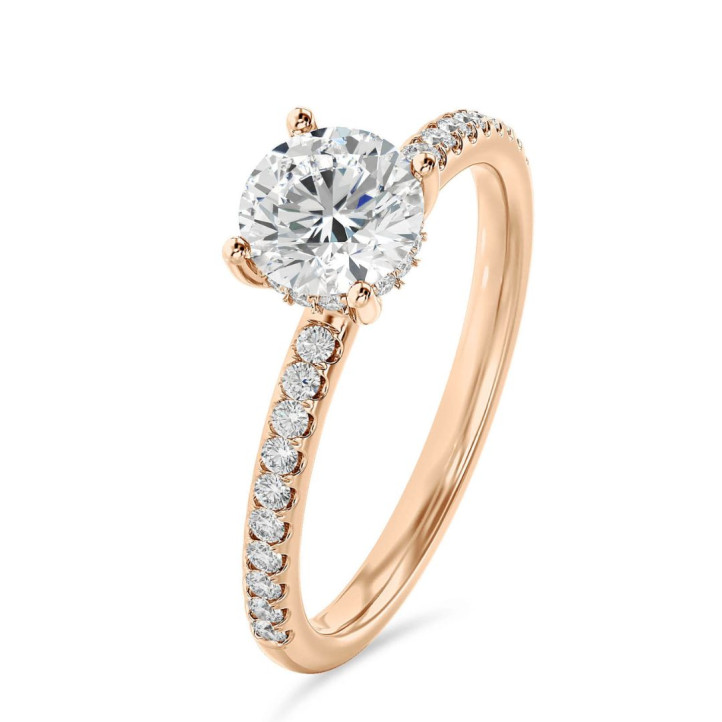 2.00 carat bague solitaire en or rouge avec un halo caché