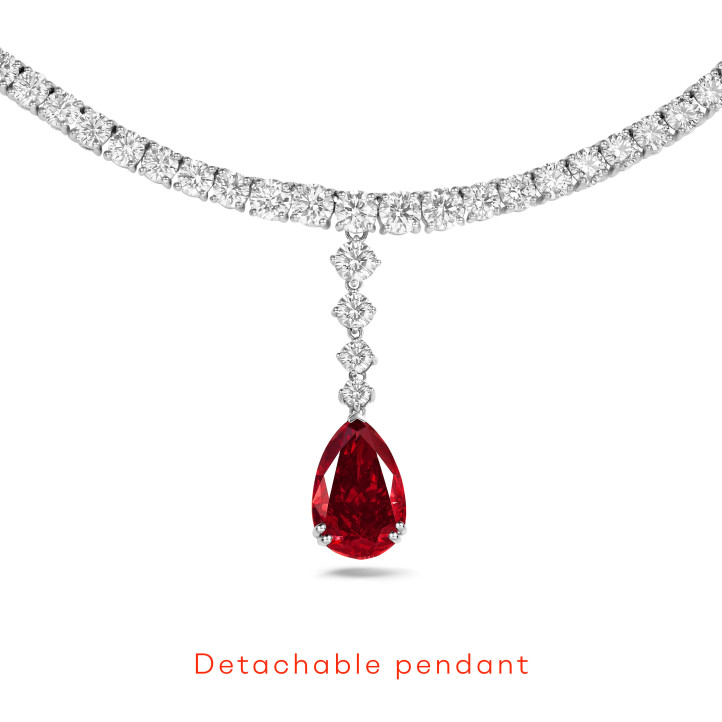One of a kind 34.90 carats collier dégradé en or blanc avec un diamant synthétique Fancy Vivid rouge de la taille poire