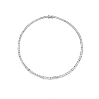 Collier en or blanc serti de diamants de synthèse en dégradé, pour un total de 22,25 carats