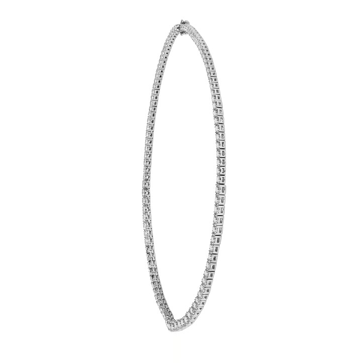 Collier en or blanc serti de diamants de synthèse en dégradé, pour un total de 22,25 carats